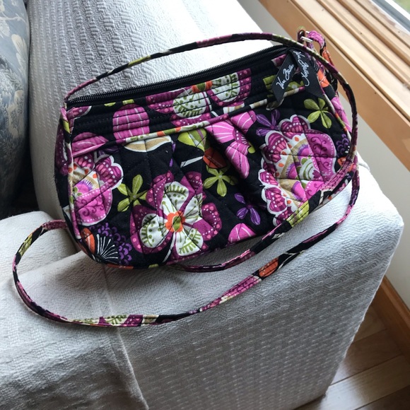 Vera Bradley Handbags - Vera Bradley Crossbody Bag
